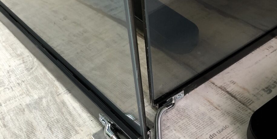 Кабель канал для подключения двери из смарт стекла